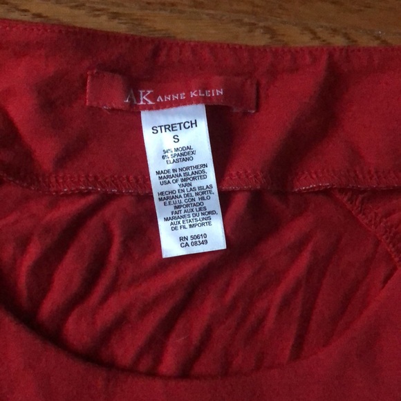 Red top - Picture 5 of 5